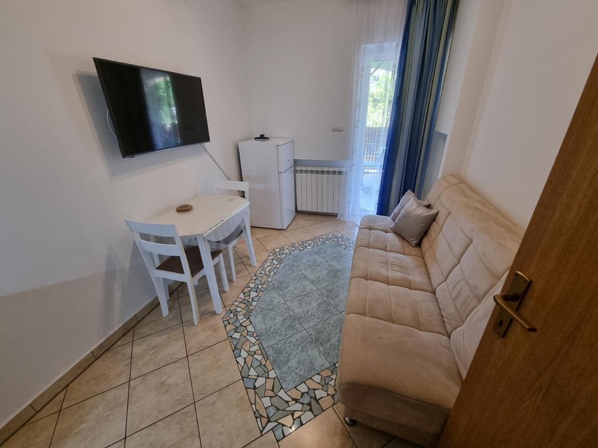 LižnjanApartman 2公寓 外观 照片
